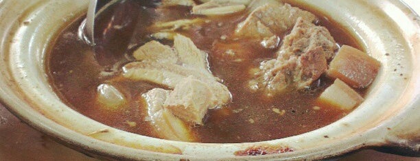 Sun Fong Bak Kut Teh 新峰肉骨茶 is one of the Msian eats.