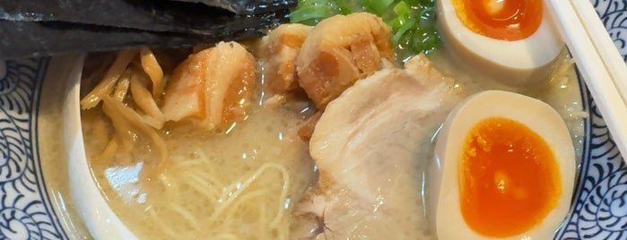久留米らーめん 金丸 is one of Must-visit Ramen or Noodle House in 中央区.