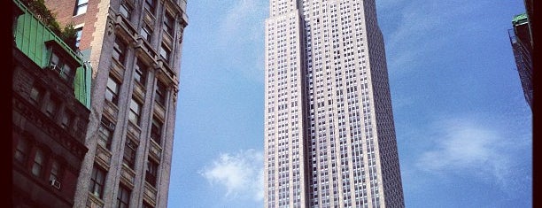 엠파이어 스테이트 빌딩 is one of New York Places.