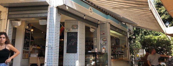 Cafe Alma is one of Lugares favoritos de Yuval.