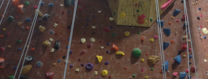 The Quarry Indoor Climbing Center is one of Jessicaさんのお気に入りスポット.