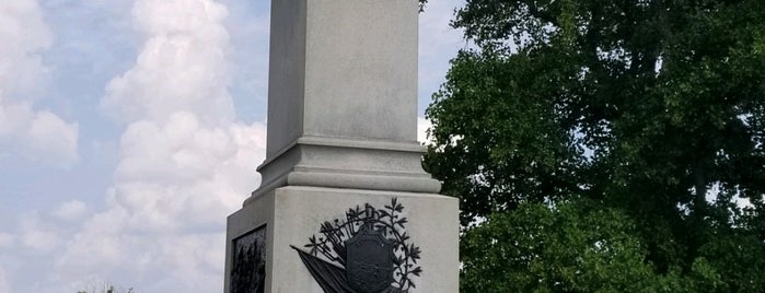 Minnesota Monument is one of Lieux qui ont plu à Brett.