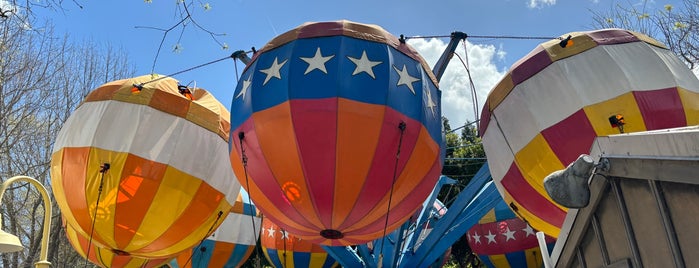 Balloon Flight is one of Gilroy Gardens.