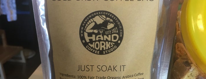 Handworks Coffee Studio is one of Misty'in Beğendiği Mekanlar.