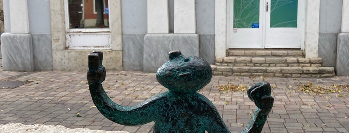 Kolodko Sajdik Ferenc karikatúrája miniszobor is one of Mihály Kolodko's Mini Statues.