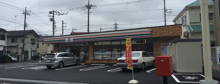 7-Eleven is one of Locais curtidos por Yuka.