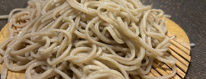 soba dining 和み is one of 幸福の一皿.