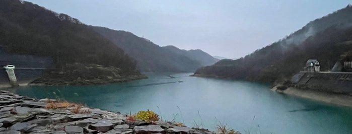 二居ダム is one of 日本のダム.