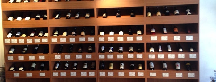 WeinHaus is one of Micheenli Guide: Bottle shops in Singapore.