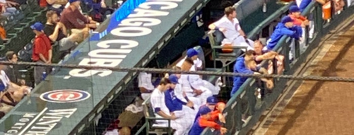 Cubs Dugout is one of Lugares favoritos de Andrew.