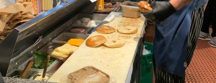 Rosenberg's Bagels & Delicatessen is one of gabby's Saved Places.