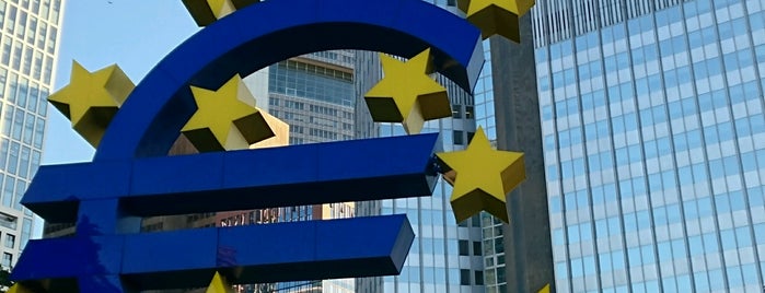 Euro-Skulptur - € is one of สถานที่ที่บันทึกไว้ของ Erdi.