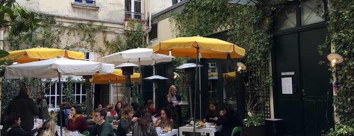 Le Derrière is one of Paris Resto.