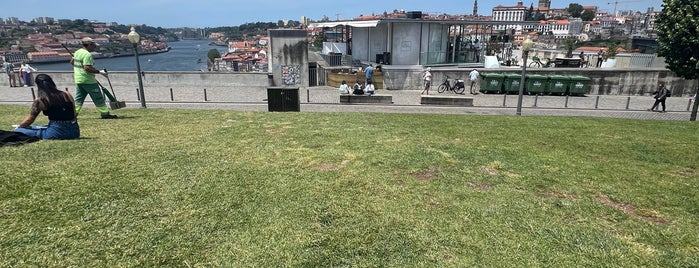 Jardim do Morro is one of Porto 🇵🇹.