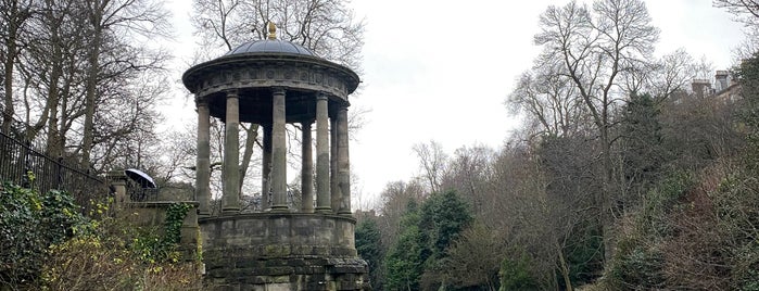 St Bernard's Well is one of Edimburgo - Pontos Turísticos.