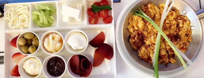 Faris Breakfast is one of Tempat yang Disimpan Foodie 🦅.