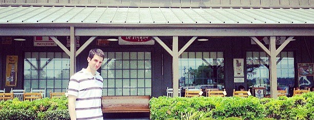 Cracker Barrel is one of Kevin’s Liked Places.