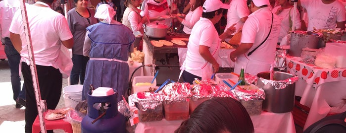 Huaraches y Quesadillas Sarita is one of Lugares favoritos de Patty.