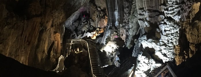 Lùng Khúy Cave is one of Dong Van Karst Plateau Geopark Place I visited.