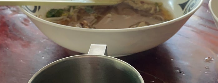 ก๋วยเตี๋ยวเนื้อ นายหงอก is one of Beef Noodles.bkk.