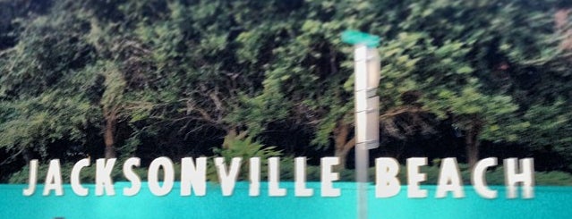 Jacksonville Beach Sign is one of สถานที่ที่ Lizzie ถูกใจ.