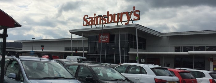 Sainsbury's is one of สถานที่ที่ Carl ถูกใจ.