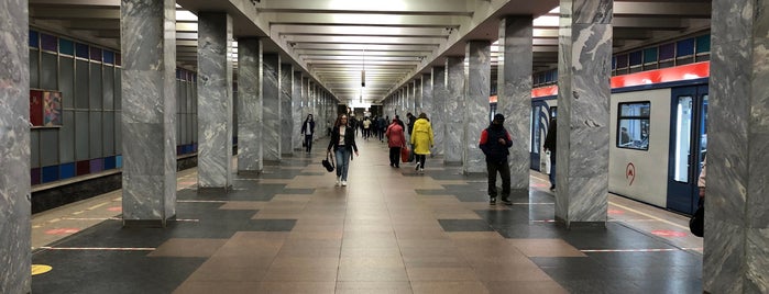 metro Tekstilshiki, line 7 is one of Московский метрополитен.