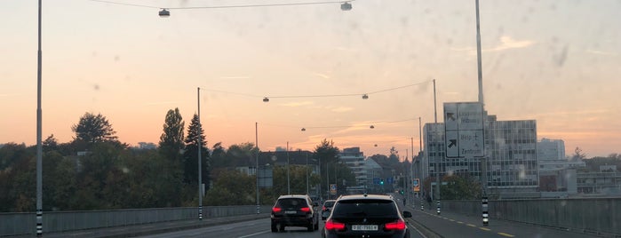 Monbijoubrücke is one of Tempat yang Disukai Federico.