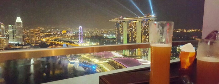 LeVeL 33 Craft-Brewery Restaurant & Lounge is one of Singapore Rooftop Bars.