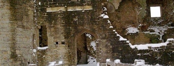 Nunney Castle is one of Wayne'nin Beğendiği Mekanlar.