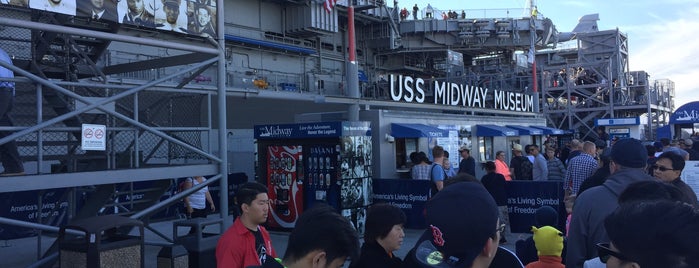 USS Midway Museum is one of Locais curtidos por George.