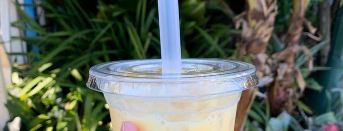 Squeezer's Tropical Juice Bar is one of ディズニー.