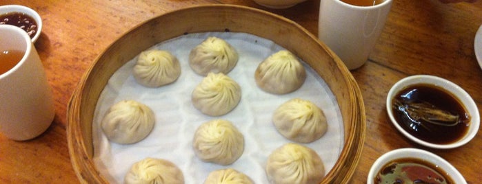 Din Tai Fung 鼎泰豐 is one of 小籠包.