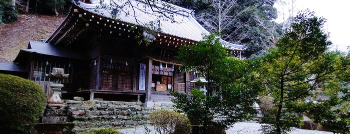 熊野神社 is one of 別子翠波はな街道 Category:drive,sightseeing,gourmet.