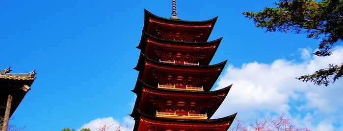 Toyokuni Shrine Five-Story Pagoda is one of お気に入りの場所.