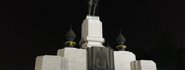 King Rama VI Monument is one of Favorite Great Outdoors.