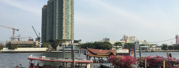 ท่าเรือวัดเศวตรฉัตร (Wat Sawetachat Pier) S1 is one of Chao Phraya Express Boat.