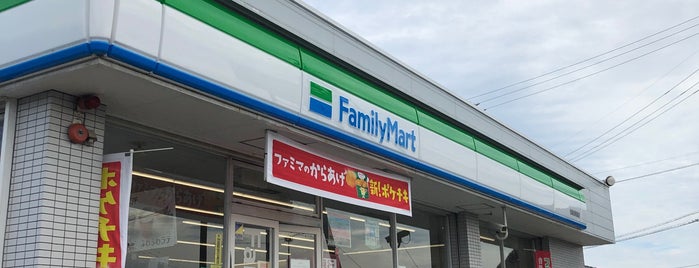 FamilyMart is one of Tempat yang Disukai Minami.
