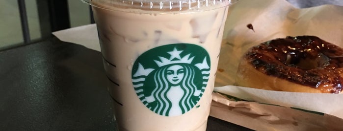 Starbucks is one of Ferasさんのお気に入りスポット.