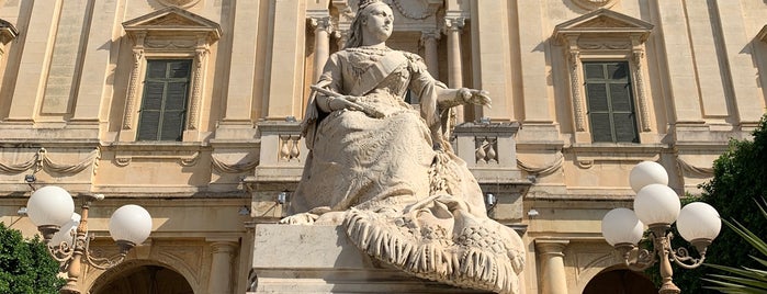 Republic Square is one of Malta.