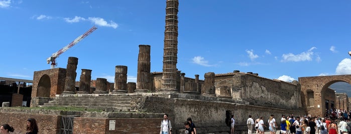 Tempio di Giove is one of Pompeia.