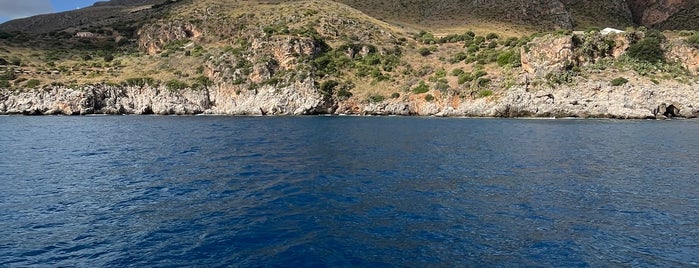 Riserva Naturale Orientata dello Zingaro is one of Posti che sono piaciuti a Andrea.