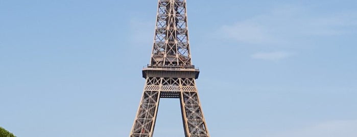 마르스 광장 is one of Paris.