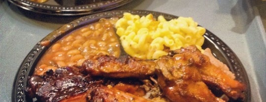 Tennessee's Real BBQ is one of Locais curtidos por Zoe.