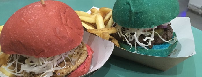 Blue Burger is one of สถานที่ที่ A. ถูกใจ.