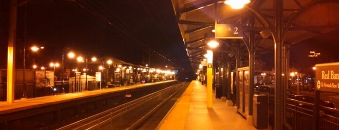 NJT - Red Bank Station (NJCL) is one of Posti che sono piaciuti a John.