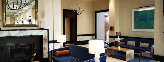 Regent Lounge is one of Locais curtidos por TC Bahadır.