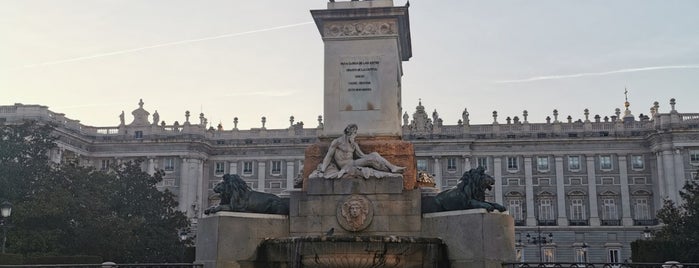 Estatua de Felipe IV is one of Madrid.