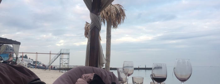 AGHARTI beach bar is one of Rest in Odesa.
