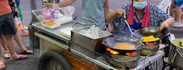 ขนมเบื้องสุอาภา is one of Bangkok.